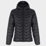 Дамско яке в черен цвят с качулка